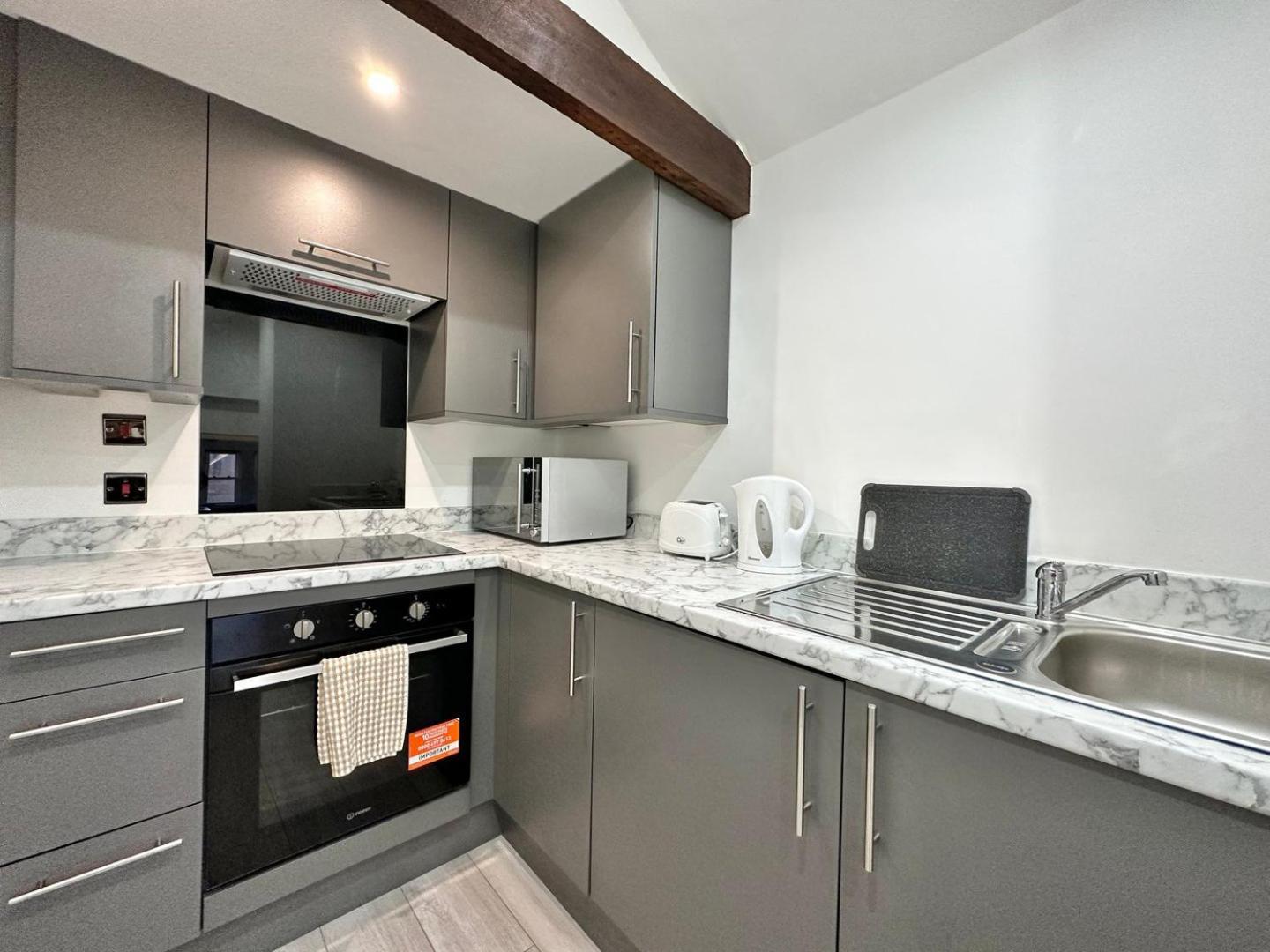 Luxury Duplex City Centre Apartment ลีดส์ ภายนอก รูปภาพ